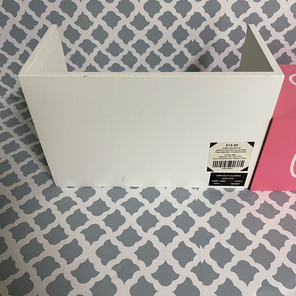 Desk accessories - Picture 3 of 8